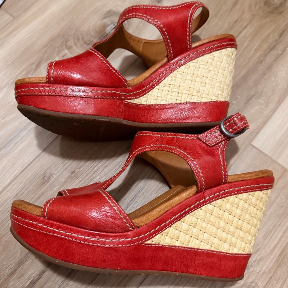 Naya Red/Orange Leather Wedge Sandals